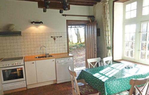 Two-bedroom Holiday Home In Hery