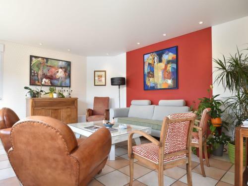 Idyllic Villa In Leynes With Swimming Pool