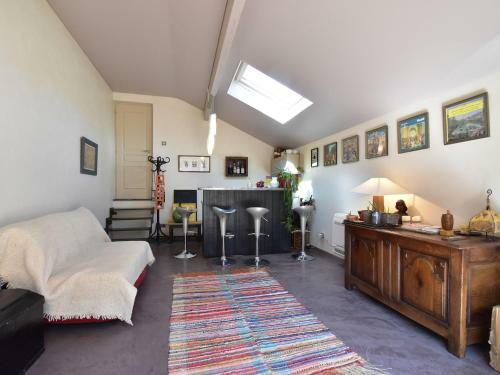 Idyllic Villa In Leynes With Swimming Pool