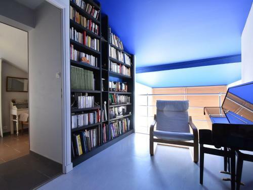 Idyllic Villa In Leynes With Swimming Pool