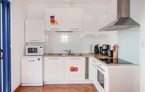 Four-bedroom Holiday Home In Plouezec