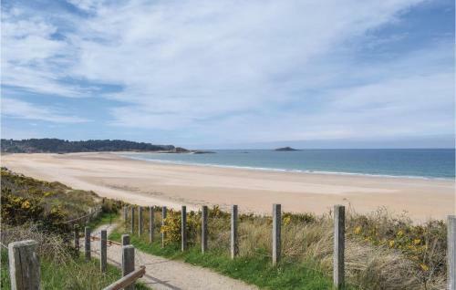 Three-bedroom Holiday Home In Plancoet