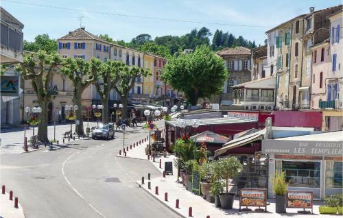Two-bedroom Apartment In St-sebastien D'aigref.