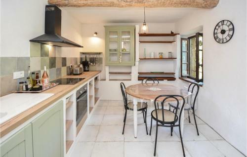 Two-bedroom Apartment In St-sebastien D'aigref.