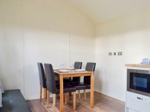 Checkers Cottage - Beaufort Estate