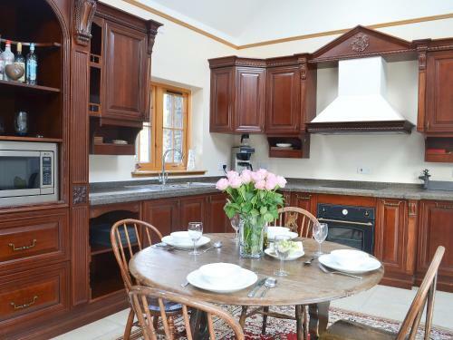 Turin Nurin Cottage