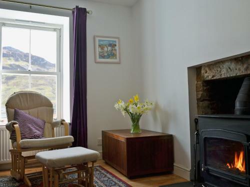 Loch Shore Cottage
