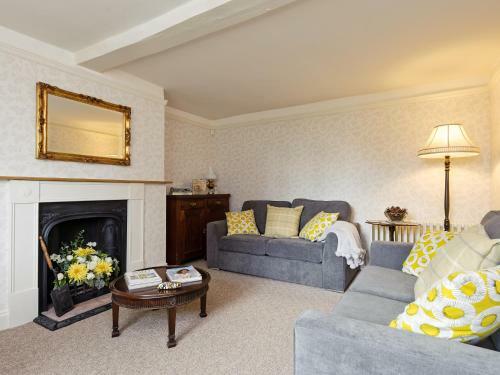 Low Farm Cottage