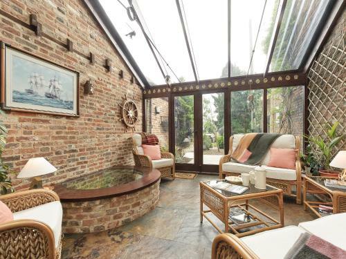 Low Farm Cottage