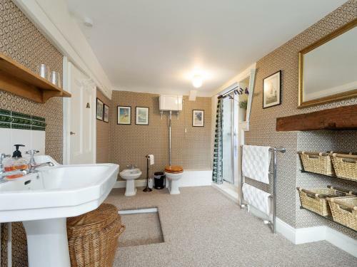Low Farm Cottage
