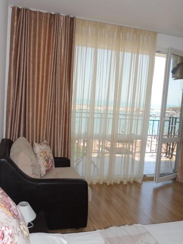 Hostal Villa Lazuren Briag