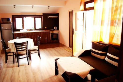 Hostal Kastela Guest House