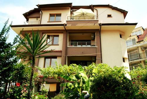 Hostal Kastela Guest House