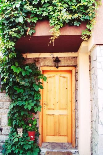 Hostal Kastela Guest House