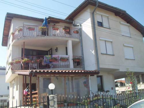 Hostal Ianakiev Guest House
