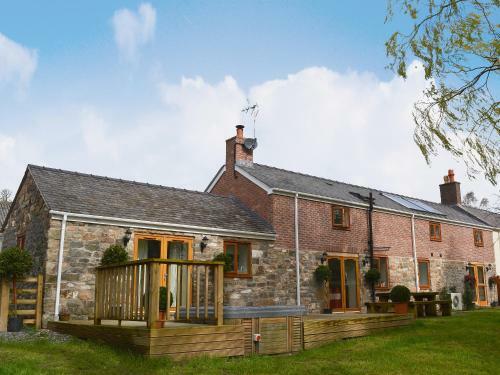Clawdd Offa Barn