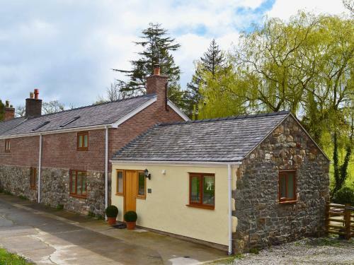 Clawdd Offa Barn