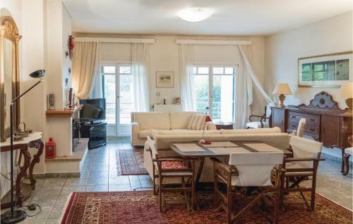 Four-bedroom Holiday Home In Kato Diminio