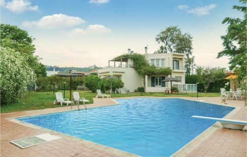 Four-bedroom Holiday Home In Kato Diminio
