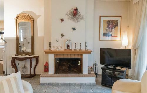 Four-bedroom Holiday Home In Kato Diminio