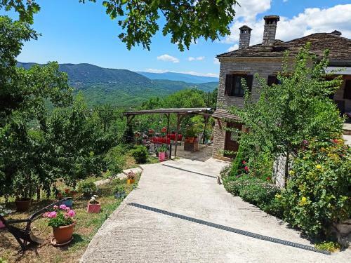 Hostal Foris House