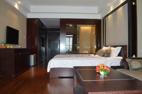 Lao Cuo Zhai Ren Apartment