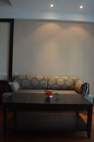 Lao Cuo Zhai Ren Apartment