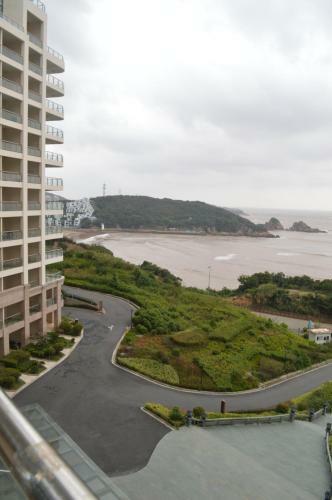 Lao Cuo Zhai Ren Apartment