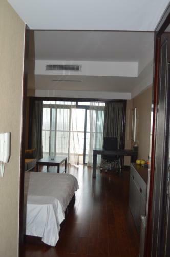 Lao Cuo Zhai Ren Apartment