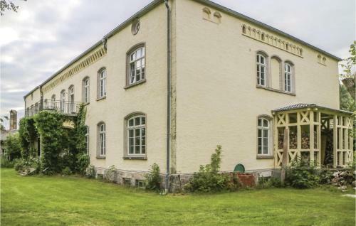 Five-bedroom Holiday Home In Friedland