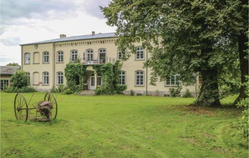 Five-bedroom Holiday Home In Friedland