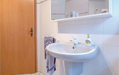 Two-bedroom Apartment In Dollendorf