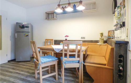 Two-bedroom Apartment In Zweifelscheid