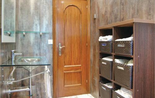 Three-bedroom Holiday Home In Antromero