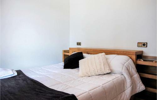 Three-bedroom Holiday Home In Antromero