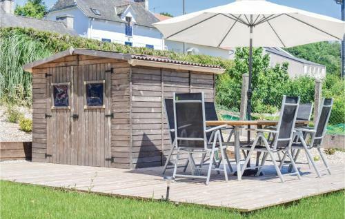 Four-bedroom Holiday Home In Caurel