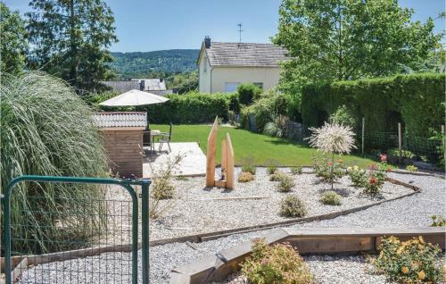 Four-bedroom Holiday Home In Caurel