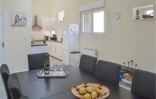 Four-bedroom Holiday Home In Caurel