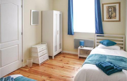 Four-bedroom Holiday Home In Caurel