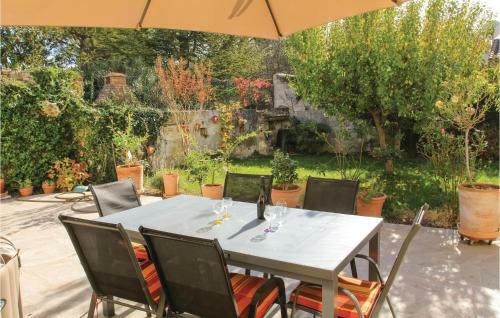 Five-bedroom Holiday Home In Bollene