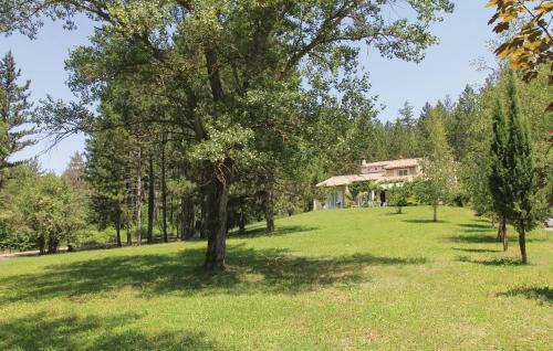 Three-bedroom Holiday Home In Eyguians