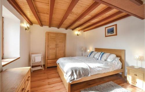 Five-bedroom Holiday Home In Lichos