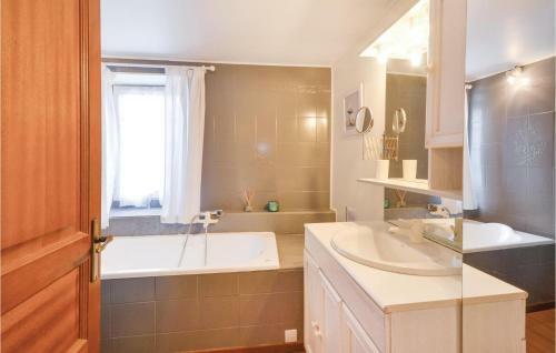 Five-bedroom Holiday Home In Lichos