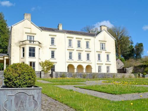 Cwm Howell