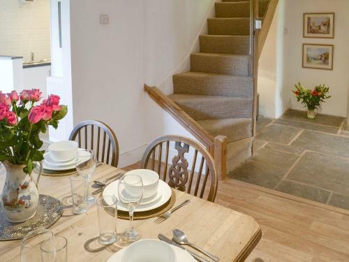 Mad Nelly Cottage