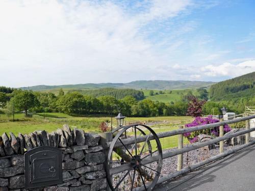 Awel Y Mynydd - Mountain Breeze
