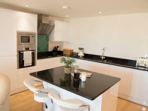 Apartment 11 - Latitude 51