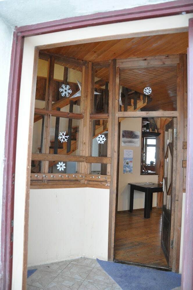 Hostal Gudauri House Of The Sun