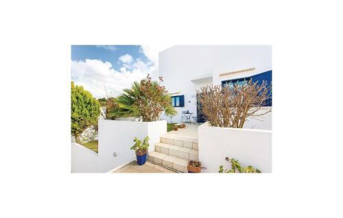 Three-bedroom Holiday Home In Adele, Rethymno