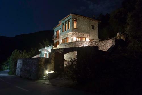 Hostal Dionysos Villa